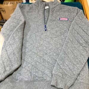 New Vineyard Vines Grey Quilted 1/4 zip cotton/poly blend shirt.